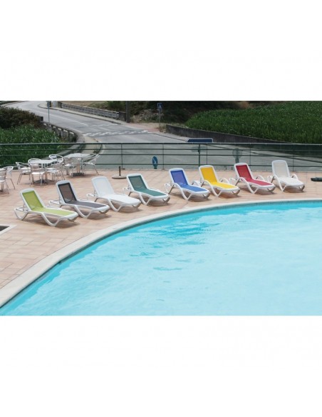 Tumbona CARIHUELA, apilable, polipropileno blanco, textilene azul